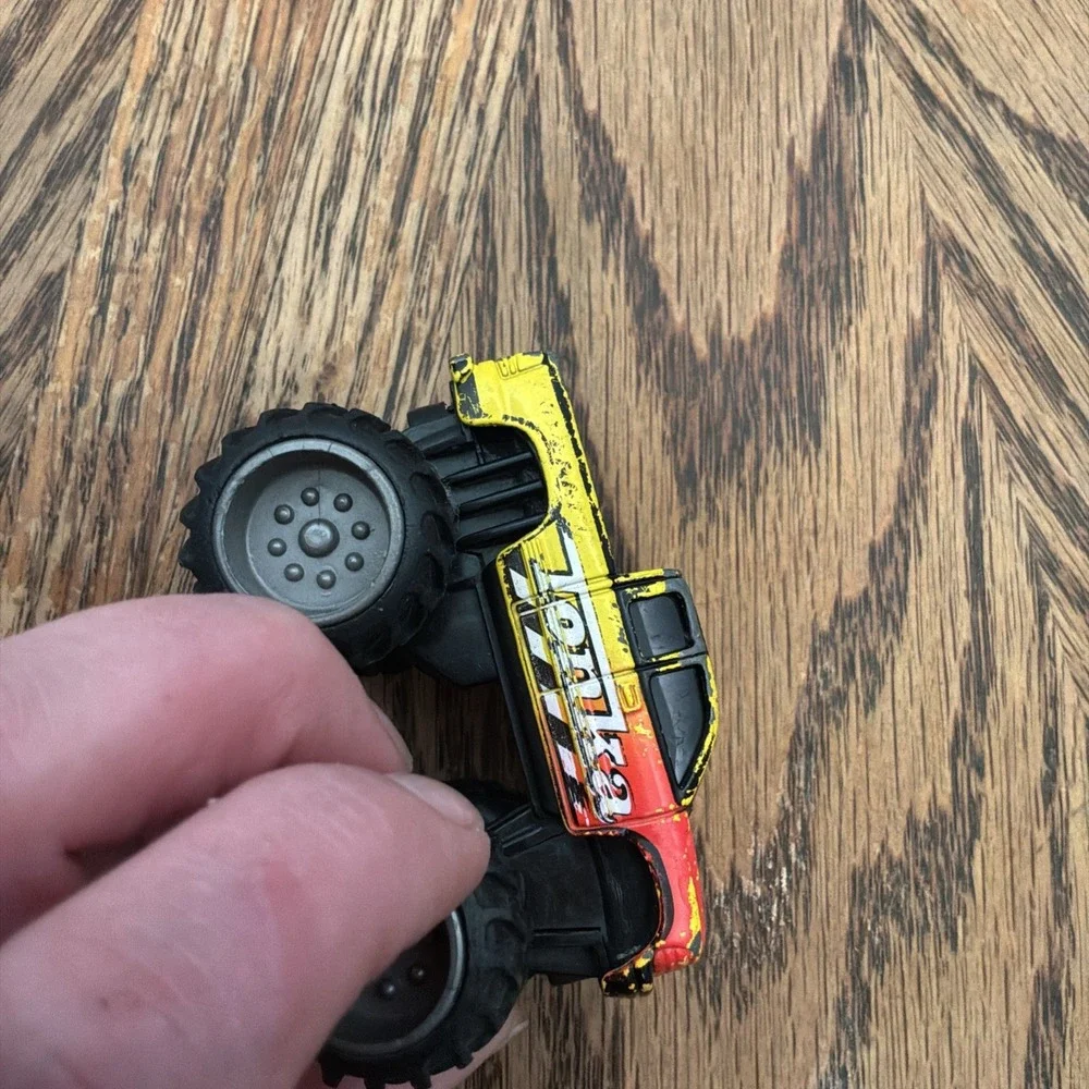 maisto tonka trucks